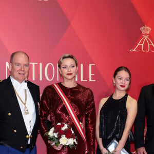 La princesse Caroline de Hanovre, le prince Albert II et la princesse Charlene de Monaco, la princesse Alexandra de Hanovre, Sean Wittstock et sa femme Chantell - Arrivées à la traditionnelle soirée de la Fête Nationale Monégasque au Grimaldi Forum à Monaco. Le 19 novembre 2023. La Famille Princière et leurs convives ont assisté à un spectacle lyrique "Caruso à Monaco". © Claudia Albuquerque / Bestimage 