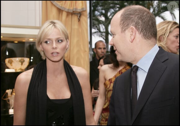 Prince Albert II de Monaco accompagne par son amie Charlene Wittstock.