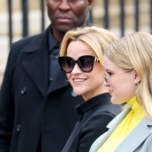 Un duo ravissant !
Reese Witherspoon et sa fille Ava Elizabeth Phillippe sortent de leur hôtel pour se rendre au défilé Fendi Lors de la Fashion Week de Paris (PFW), à Paris, France, le 25 janvier 2024.