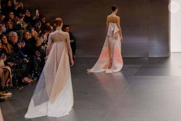 Défilé Fendi Haute Couture Printemps/Été 2024 dans le cadre de la Fashion Week de Paris (PFW), au palais Brongniart à Paris, France, le 25 janvier 2024.