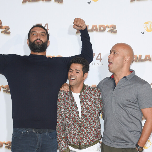 Les 3 phénomènes avaient à l'époque un jeu.
Ramzy Bedia, Jamel Debbouze et Eric Judor - Les célébrités posent lors du photocall de l'avant-première du film "Alad'2" au cinéma le grand Rex à Paris le 21 septembre 2018. © Guirec Coadic/Bestimage 