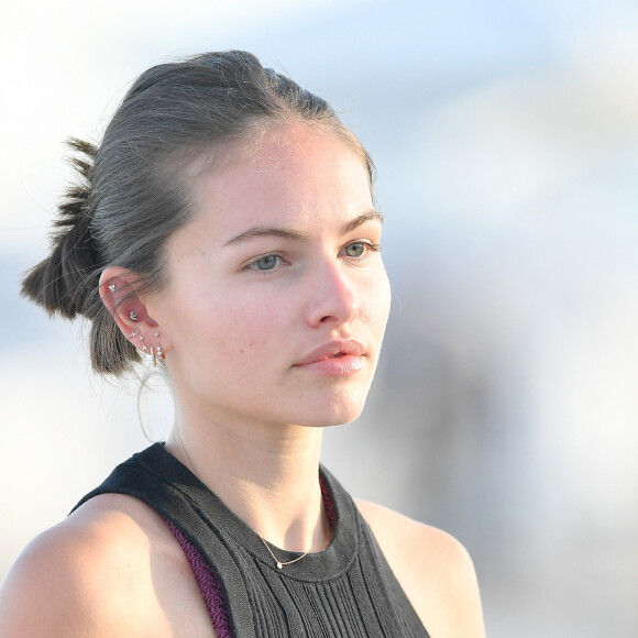 "Happy bday my love. I wish you all the best Thanks for being u. I love u 4 ever" ("Joyeux anniversaire mon amour. Je te souhaite le meilleur Merci d'être toi. Je t'aime pour toujours")
Thylane Blondeau et son compagnon Benjamin Attal passent une après-midi avec des amis sur une plage à Miami le 27 décembre 2023. 