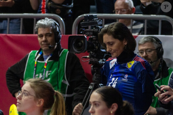 La ministre des sports, Amélie Oudéa-Castéra était à Cologne, en Allemagne pour assister au match
Amélie Oudéa-Castéra (Ministre des Sports) - La France championne d'Europe de Handball face au Danemark lors des Championnats d'Europe à Cologne, le 28 janvier 2024.