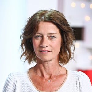 Carole Gaessler est une journaliste et animatrice star de France Télévisions. 
Exclusif - Carole Gaessler - Enregistrement de l'émission Vivement dimanche au studio Gabriel, présentée par M.Drucker et diffusée sur France 3. © Guillaume Gaffiot / Bestimage