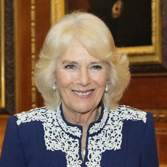 Camilla Parker Bowles, reine consort d'Angleterre, lors d'une réception avec les participants de la nouvelle collection de la bibliothèque miniature, au château de Windsor. Le 30 janvier 2024