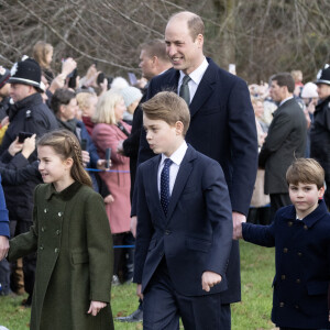 Le prince William, prince de Galles, et Catherine (Kate) Middleton, princesse de Galles, avec leurs enfants le prince George de Galles, la princesse Charlotte de Galles et le prince Louis de Galles - Messe de Noël 2023