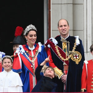 Sophie, duchesse d'Edimbourg, Lady Louise Windsor, James Mountbatten-Windsor, Comte de Wessex, le prince William, prince de Galles, Catherine (Kate) Middleton, princesse de Galles, la princesse Charlotte de Galles, le prince Louis de Galles, Le prince George de Galles - La famille royale britannique salue la foule sur le balcon du palais de Buckingham lors de la cérémonie de couronnement du roi d'Angleterre à Londres le 5 mai 2023. 