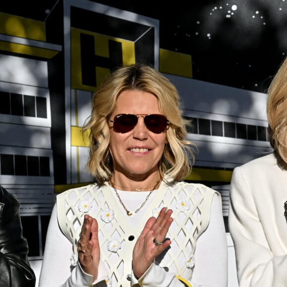 Laura Tenoudji Estrosi et la Première dame française, Brigitte Macron (présidente de la Fondation Hôpitaux de Paris-Hôpitaux de France), durant la clôture de l'édition 2024 de la 35eme Opération Pièces Jaunes à Nice, au kiosque à musique du jardin Albert 1er, le 2 février 2024. Cette collecte de fonds "Pièces Jaunes" est destinée à améliorer la vie des enfants hospitalisés. © Bruno Bebert/Bestimage 