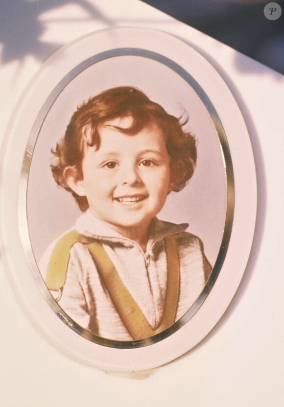 Il y a presque quarante ans, le petit Grégory Villemin, âgé de 4 ans, a disparu alors qu'il jouait dans le jardin de sa maison située à Lépanges-sur-Vologne dans les Vosges.
Grégory Villemin