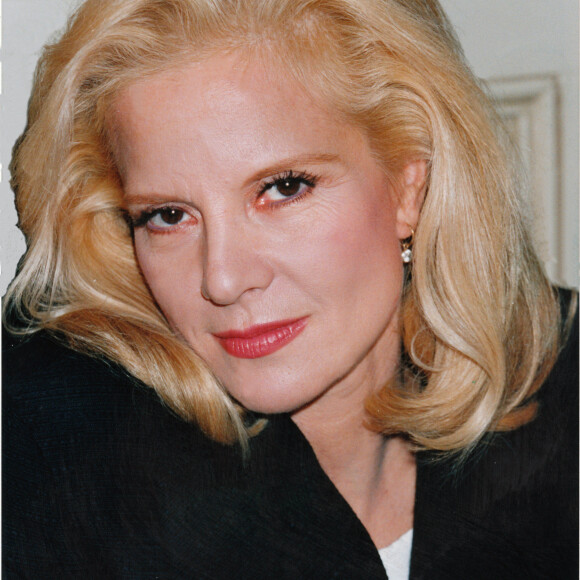 Sylvie Vartan a ensuite retrouvé l'amour dans les bras de Tony Scotti
Info - Sylvie Vartan va mettre un terme à sa carrière musicale - Archive - portrait - Sylvie Vartan 1994