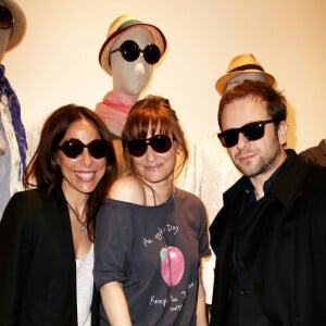 Juliette Swildens, Elodie Hesme et Jonathan Zaccaï - Exclusif - Presentation de la premiere collection de lunettes Swildens dans l'une des boutiques de la marque situee rue de Poitou a Paris le 28 mars 2013.