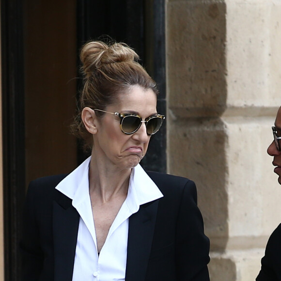 Exclusif - Céline Dion fait du shopping dans les enseignes luxueuses de la capitale à Paris le 9 août 2017.