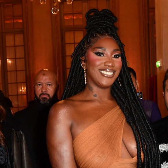 Aya Nakamura n'était pas présente, dans la nuit du mardi 6 au mercredi 7 février 2024, à Rosny-sous-Bois en Seine-Saint-Denis.
Aya Nakamura - Photocall de la soirée GQ Men of the Year Awards 2023 à l'hôtel Shangri-La à Paris le 30 novembre 2023. © Veeren/Bestimage