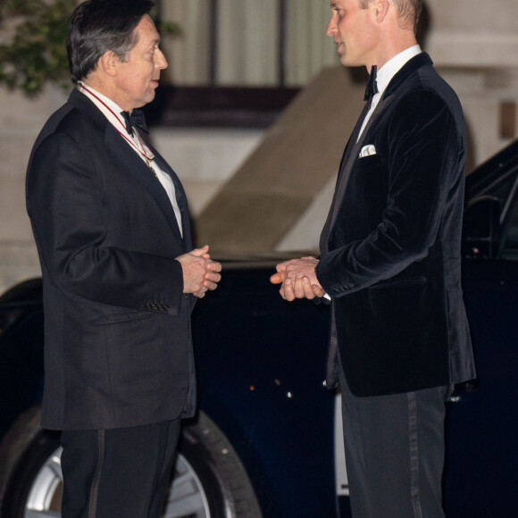 Le prince William, prince de Galles arrive au dîner de gala caritatif "London's Air Ambulance" au Raffles London à Londres le 7 février 2024.