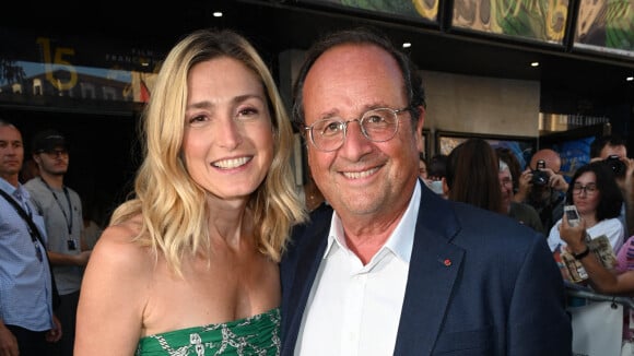 François Hollande, rare selfie amoureux avec Julie Gayet : l'ex-président, tout sourire, se lâche !