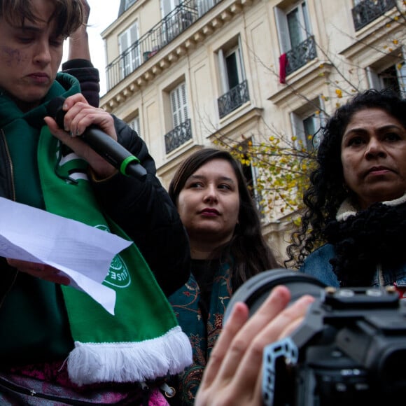 Adèle Haenel lors de la manifestation contre les violences sexistes et sexuelles, organisée par le collectif NousToutes, à Paris. Le 19 novembre 2022 © Céline Bonnarde / Bestimage