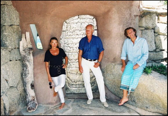 Exclusif - Emmanuel-Philibert de Savoie avec son père Victor-Emmanuel et sa mère Marina Doria en Corse (archive)