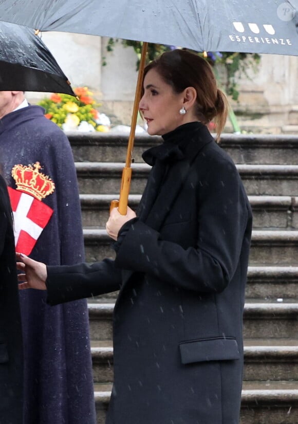 Il était accompagné par sa femme, Clotilde Courau. 
La princesse Clotilde Courau de Savoie - Obsèques du prince Vittorio-Emmanuel de Savoie, Turin, 10 février 2024. 