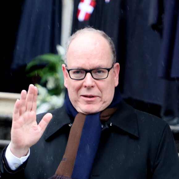 D'autres membres de familles royales étaient venus les soutenir comme Albert de Monaco. 
Le prince Albert II de Monaco - Obsèques du prince Vittorio-Emmanuel de Savoie, Turin, 10 février 2024. 