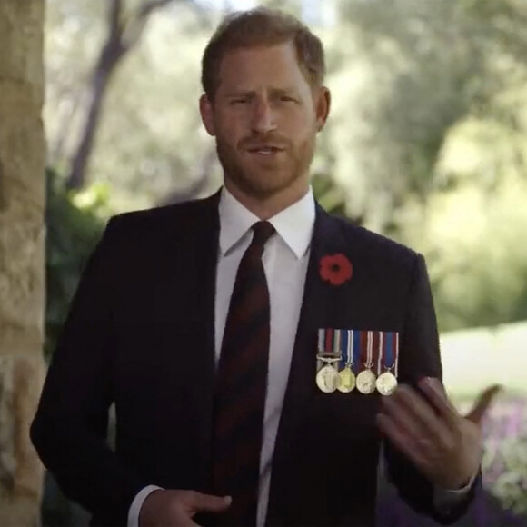 Et le prince Harry doit encore être en train de se remettre de son voyage à Londres. 
Prince Harry - Dons pour les vétérans américains. 