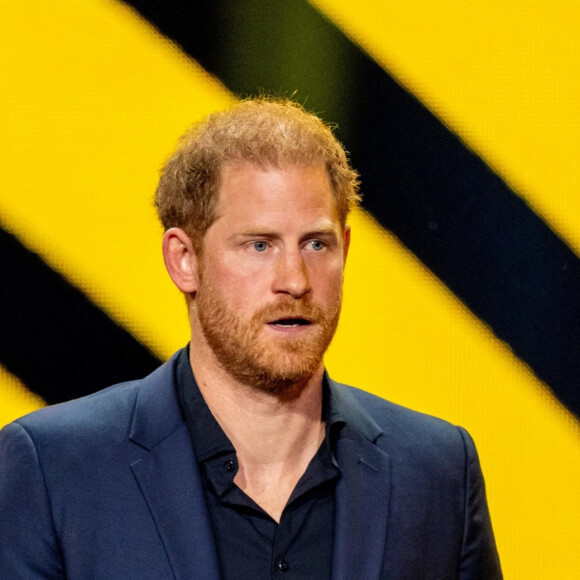 Mais ils avaient autre chose à préparer : les Invictus Games d'hiver ! 
Le prince Harry Duc de Sussex lors de la cérémonie de clôture des Invictus Games 2023 à Dusseldorf le 16 septembre 2023