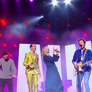 Il a aussi lancé sa marque de vêtements Vrai par Vianney
Vianney porte une veste de sa création dans "The Voice 2024", le 10 février, sur TF1