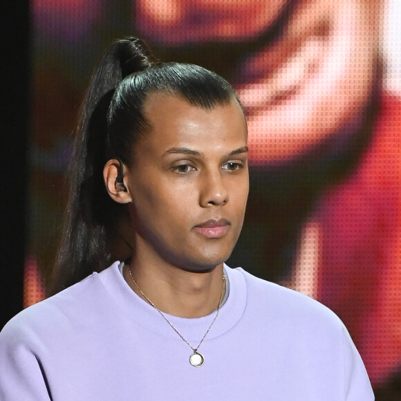 Et certains ne comprennent pas pourquoi on ne le voit nulle part.
Le chanteur Stromae (Artiste masculin et Album "Multitude") lors de la 38ème cérémonie des Victoires de la musique à la Seine musicale de Boulogne-Billancourt, France, le 10 février 2023. © Coadic Guirec/Bestimage 