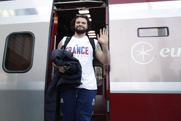 Elohim Prandi - Retour de l'équipe de France de handball au lendemain de sa victoire en finale du Championnat d'Europe EHF Handball de l'EURO 2024 à la Gare du Nord de Paris, France, le 29 janvier 2024. © Michael Baucher /Panoramic/Bestimage