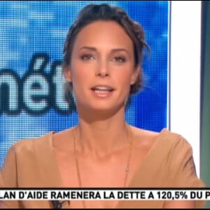 Elle a également changé depuis la Matinale de Canal+, bien qu'elle reste sublime aujourd'hui.
Julia Vignali dans la Matinale de Canal+ jeudi 23 février 2012