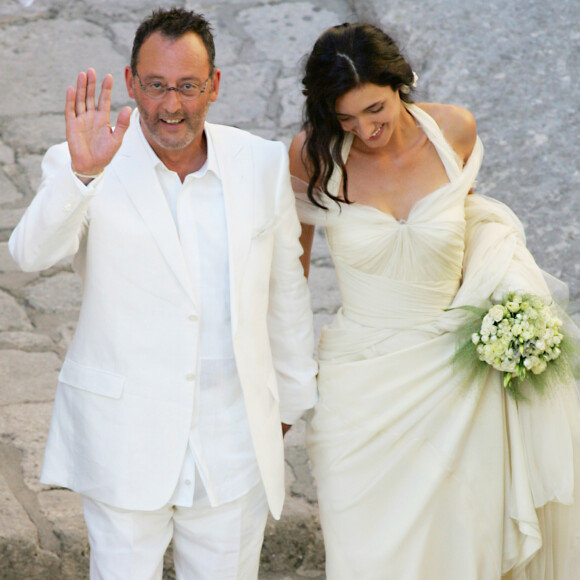 Mariage de l'acteur Jean Reno et du mannequin franco-americain Zofia Borucka devant l'église des Baux de Provence, dans le sud de la France.