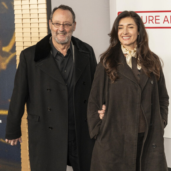 Jean Reno et sa femme Zofia Reno - Première du film "Lift (En plein vol)" au Lincoln Center à New York. Le 8 janvier 2024.