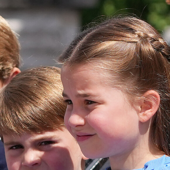 Le prince George, le prince Louis et la princesse Charlotte - Défilé Trooping the Colour depuis un balcon du palais de Buckingham à Londres lors des célébrations du jubilé de platine de la reine le 2 juin 2022.
