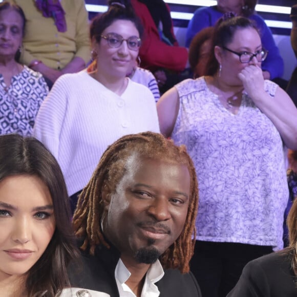Exclusif - Bahia Carla, Rost, Valérie Benaim, Augustin Donnadieu sur le plateau de l'émission "Face à Hanouna" présentée C.Hanouna et diffusée sur C8 le 17 février 2024 - Paris le 15 février 2024 - © Jack Tribeca / Bestimage 