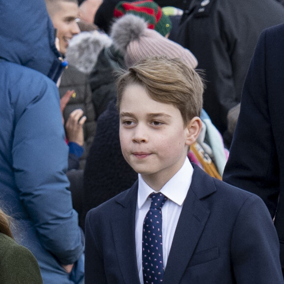 Un choix parfait pour lui.
Le prince George de Galles - Les membres de la famille royale britannique lors de la messe du matin de Noël en l'église St-Mary Magdalene à Sandringham, le 25 décembre 2023.