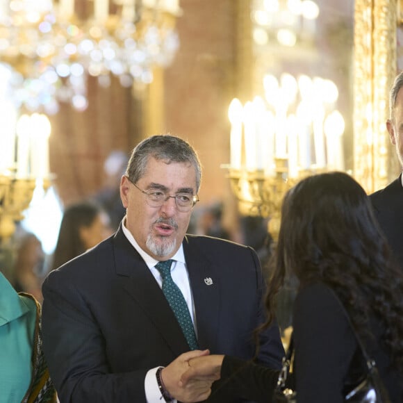 Le roi Felipe VI et la reine Letizia d'Espagne, organisent un déjeuner d'Etat à l'occasion de la visite de Bernardo Arevalo, président du Guatemala, au palais royal à Madrid, le 22 février 2024. 