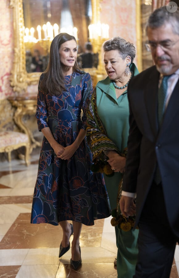 Un bon moment pour tout le monde !
Le roi Felipe VI et la reine Letizia d'Espagne, organisent un déjeuner d'Etat à l'occasion de la visite de Bernardo Arevalo, président du Guatemala, au palais royal à Madrid, le 22 février 2024. 
