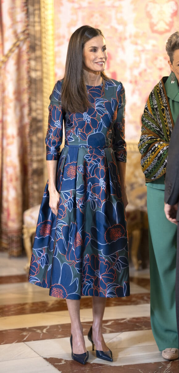 Elle a notamment ressorti une robe de 2019 !
Le roi Felipe VI et la reine Letizia d'Espagne, organisent un déjeuner d'Etat à l'occasion de la visite de Bernardo Arevalo, président du Guatemala, au palais royal à Madrid, le 22 février 2024. 