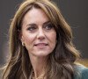 Kate Middleton est très entourée depuis son opération.
Catherine (Kate) Middleton, princesse de Galles, arrive pour visiter l'usine textile familiale "AW Hainsworth" à Leeds, Royaume Uni. 