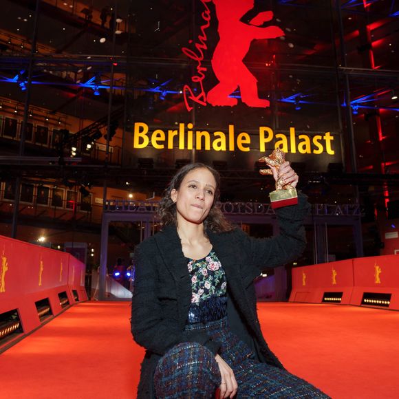 Mati Diop Gewinnerin Goldener Bär für Besten Film - Tapis rouge de la cérémonie de clôture de la 74ème édition du festival international du film de Berlin, la Berlinale, le 24 février 2024.
