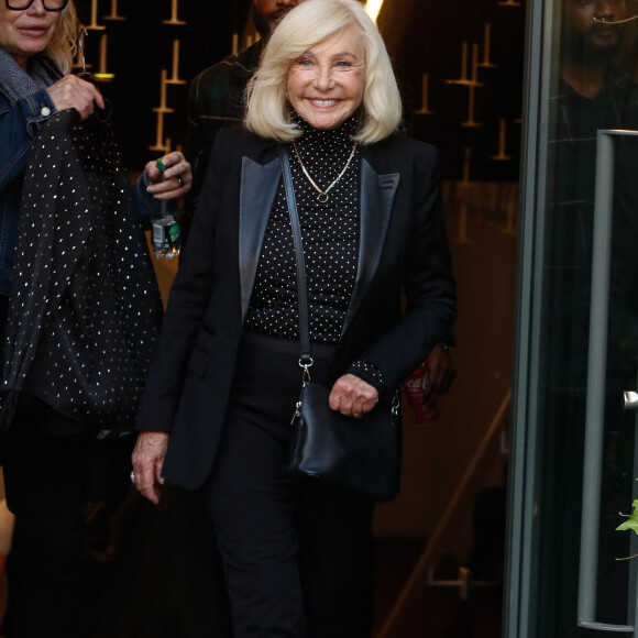 Si elle a fait une croix permanente sur son coeur, elle profite d'une vie calme et pas si solitaire.
Michèle Torr - Enregistrement de l'émission "Vivement Dimanche" au studio Gabriel à Paris, le 3 octobre 2023. © Christophe Clovis / Bestimage