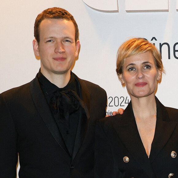 A noter que Noé, l'autre enfant de l'actrice, a lui aussi pris la parole.
Noé Boon, Judith Godrèche et Richard Sears - Photocall de la 49ème édition de la cérémonie des César au Fouquet's à Paris © Coadic Guirec / Bestimage
