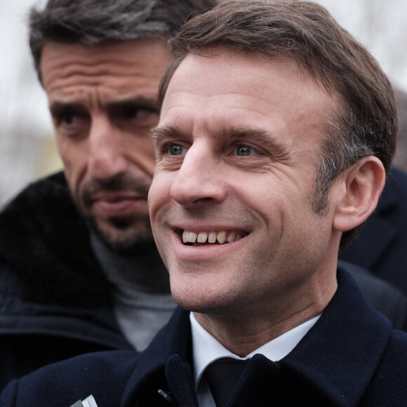 "Eh bien, il faut que le jour J, vous chantiez ce que vous aimez", lui aurait répondu Emmanuel Macron
 
Le président français Emmanuel Macron accompagné du directeur général de la Solideo Nicolas Ferrand, Tony Estanguet et de la ministre française des Sports et des Jeux olympiques Amélie Oudea-Castera lors de sa cérémonie d'inauguration le village olympique de Paris 2024 à Saint-Denis, France, le 29 février 2024. © Anton Karliner/Pool/Bestimage