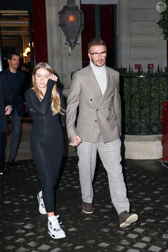 David et Harper - La famille Beckham à la sortie de l'hôtel La Réserve lors de la mode femme automne / hiver 2024-2025 lors de la Fashion Week de Paris (PFW), à Paris, France, le 1 mars 2024. 