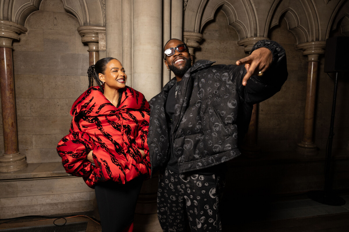 Photo : Tayc et Christina Milian au défilé Chen Peng mode femme automne