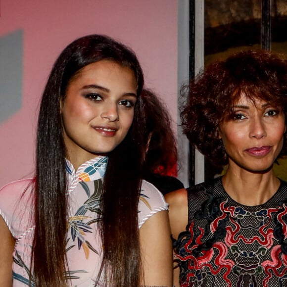 Exclusif - Tess Rocancourt, sa mère Sonia Rolland et Coco Rocha - Défilé Vivienne Tam femme automne-hiver 2024-2025 lors de la Fashion Week de Paris au palais de Tokyo. Le 2 mars 2024. © Christophe Clovis/Bestimage