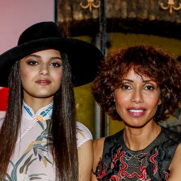 Exclusif - Sonia Rolland et sa fille Tess Rocancourt - Défilé Vivienne Tam femme automne-hiver 2024-2025 lors de la Fashion Week de Paris au palais de Tokyo. Le 2 mars 2024. © Christophe Clovis/Bestimage