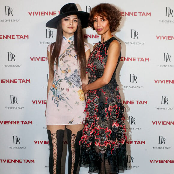 Exclusif - Sonia Rolland et sa fille Tess Rocancourt - Défilé Vivienne Tam femme automne-hiver 2024-2025 lors de la Fashion Week de Paris au palais de Tokyo. Le 2 mars 2024. © Christophe Clovis/Bestimage