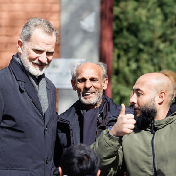 Les circonstances difficiles n'ont pas empêché les fans de la famille royale de dégainer les smartphones pour quelques selfies
Le roi Felipe VI d'Espagne - Inhumation de Fernando Gomez Acebo (cousin du roi Felipe VI d'Espagne) au cimetière San Isidro à Madrid. Le 3 mars 2024 