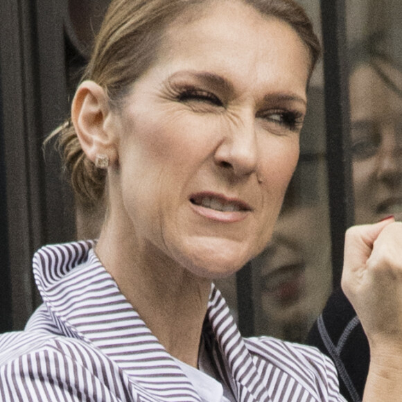 Céline Dion quitte l'hôtel Royal Monceau avec ses enfants et prend un jet privé au Bourget. © Pierre Perusseau / Bestimage