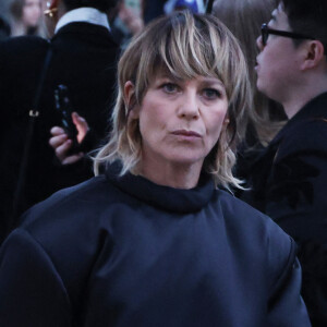 Apparition remarquée pour Marina Foïs mardi au défilé Louis Vuitton (Fashion Week) à Paris.
Marina Foïs - Arrivées au défilé de mode Louis Vuitton au Louvre à Paris (PFW). © Denis Guignebourg / Bestimage 